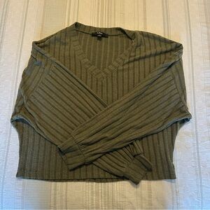 Lulu's Olive Ribbed V-Neck Top, Size Small